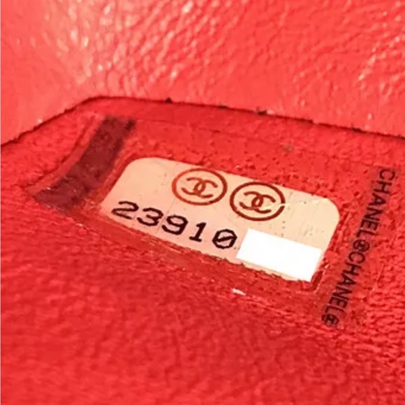 Chanel matrassie block color omg worn once had everyone looking at this stunner - Picture 5 of 12